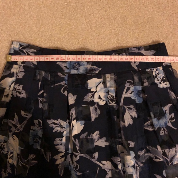 💜Navy Floral Print Layered Skirt - Picture 5 of 6